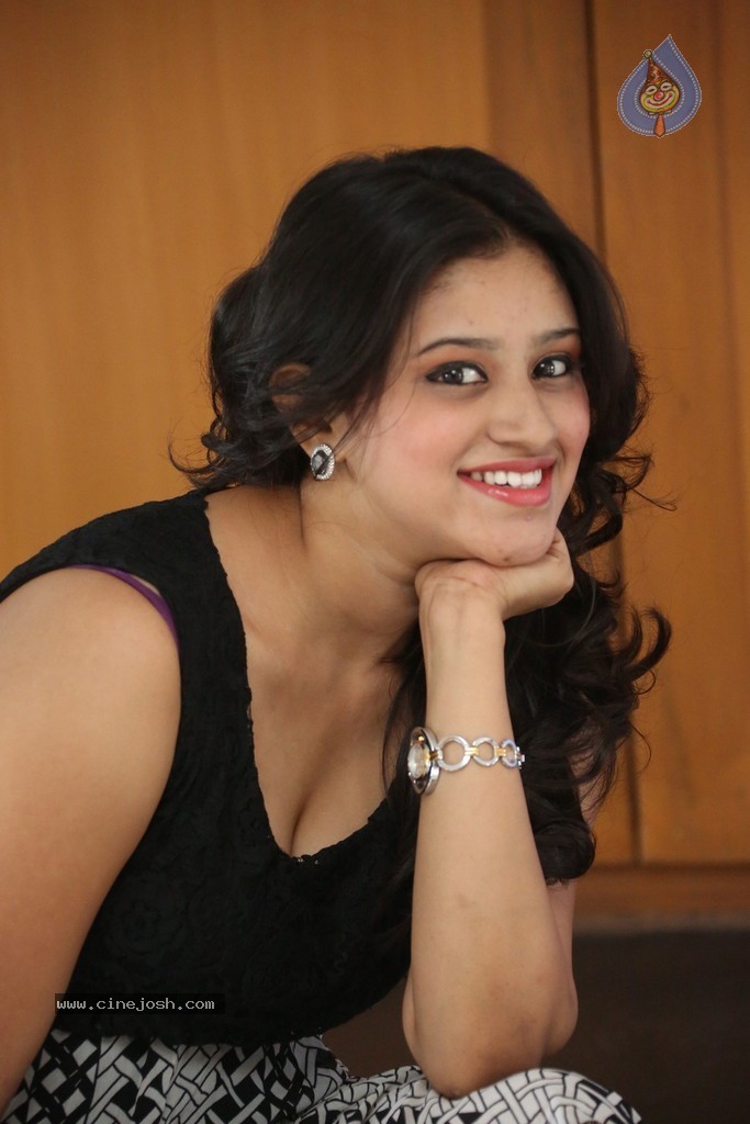 Priya Latest Pics - 137 / 149 photos