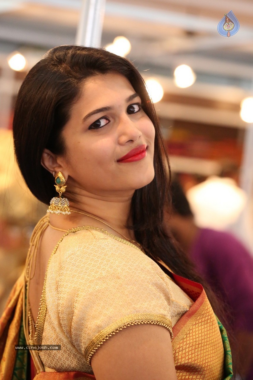 Priya New Photos - 21 / 62 photos