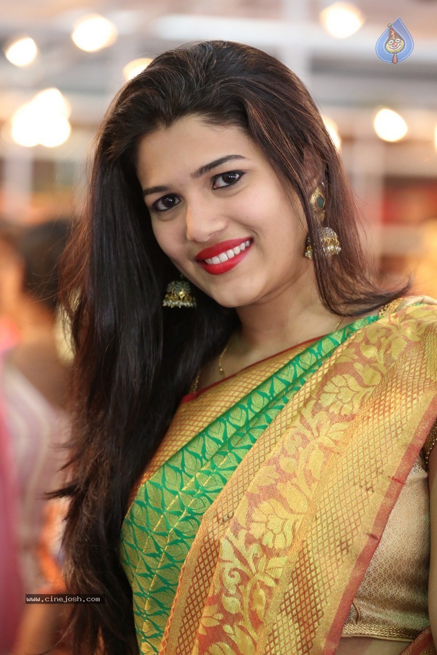 Priya New Photos - 27 / 62 photos