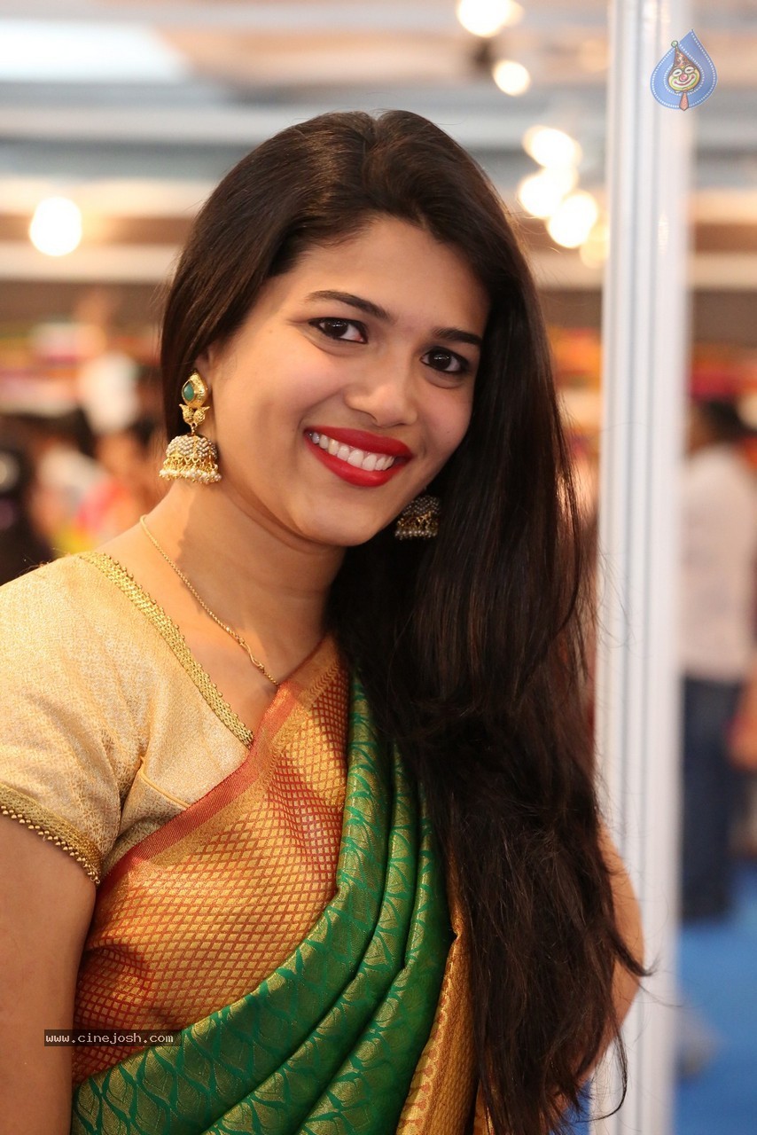 Priya New Photos - 36 / 62 photos