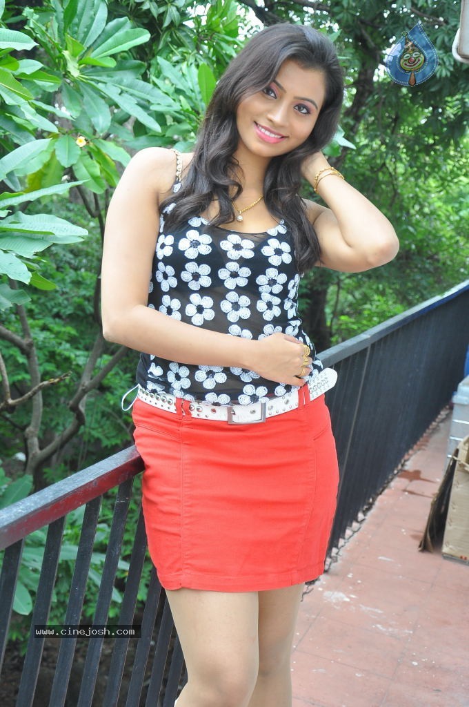 Priya New Photos - 28 / 45 photos