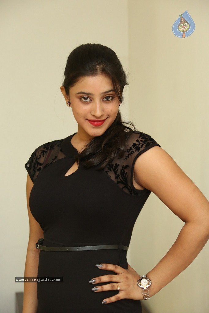 Priya New Photos - 43 / 103 photos