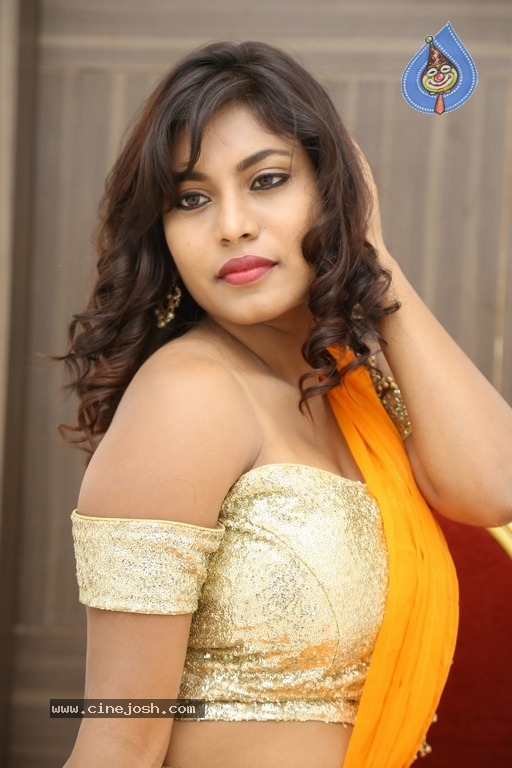 Priya New Photos - 7 / 27 photos