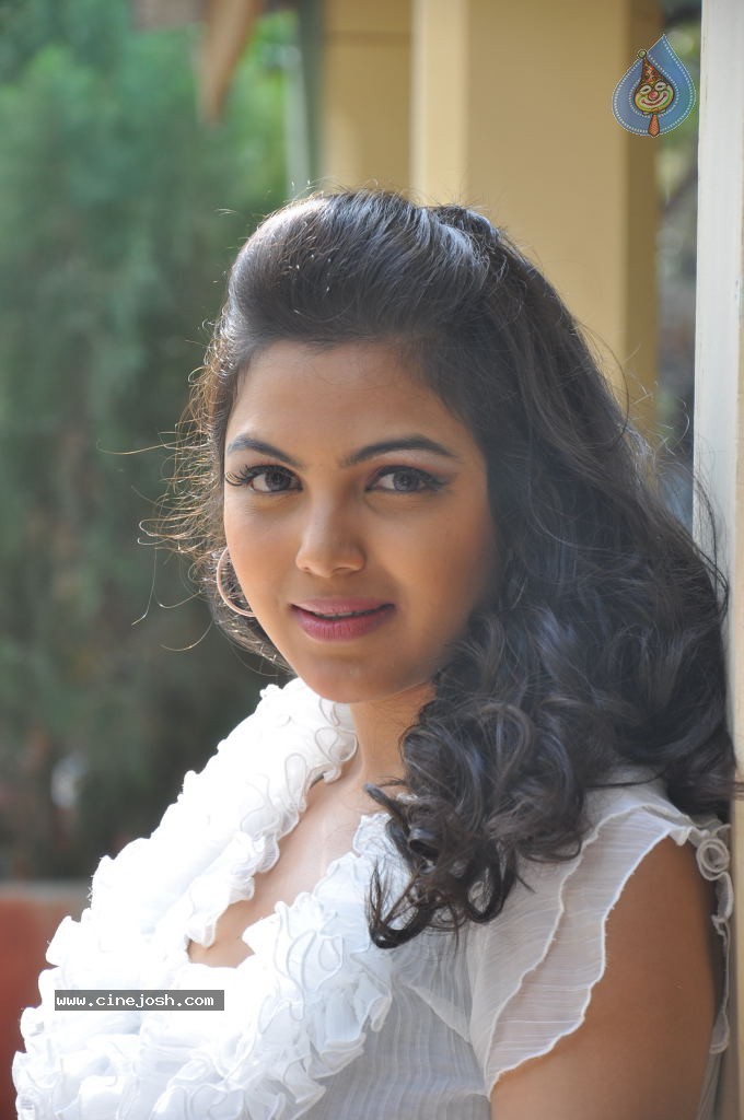 Priyanka Tiwari New Stills - 24 / 77 photos