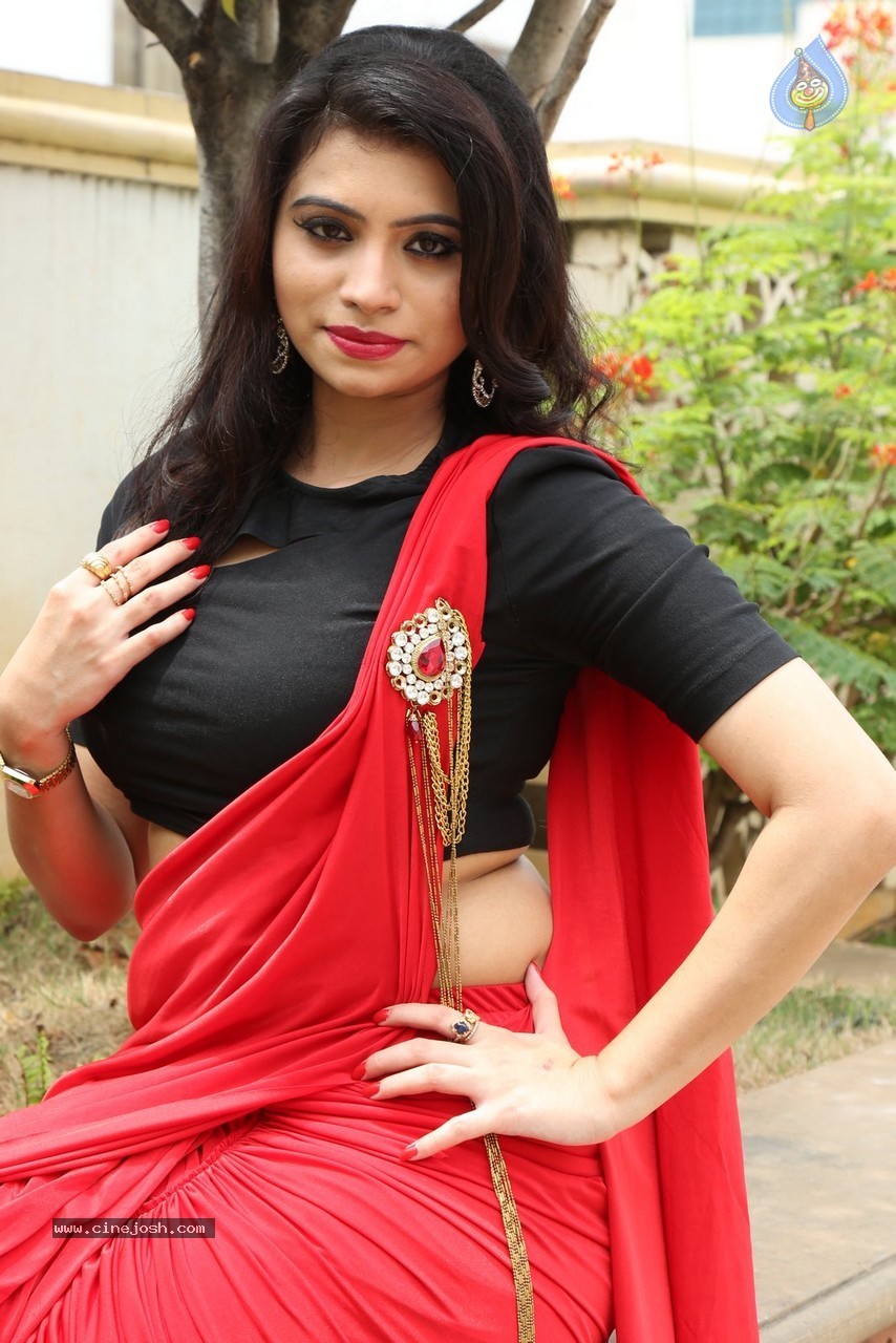 Priya Photos - 23 / 42 photos