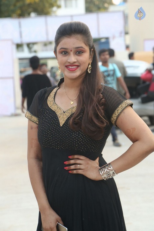 Priya Photos - 4 / 21 photos