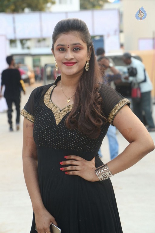 Priya Photos - 16 / 21 photos