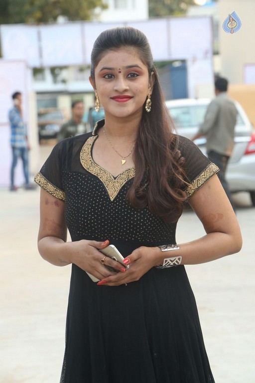 Priya Photos - 19 / 21 photos