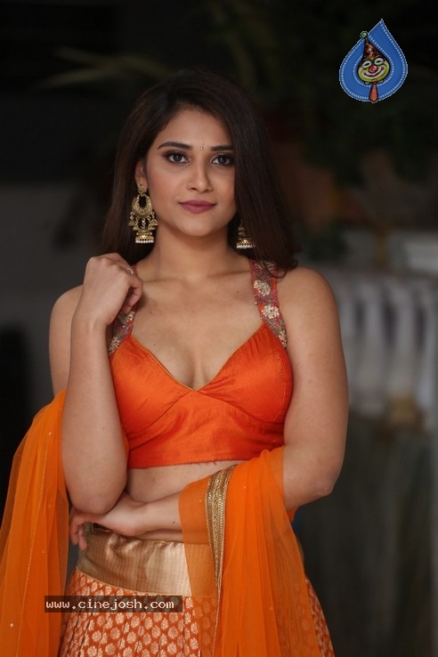 Priya Singh Stills - 22 / 41 photos