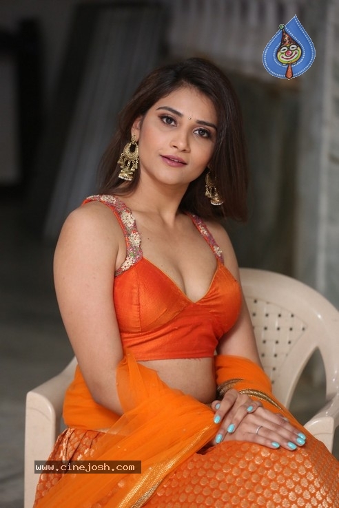 Priya Singh Stills - 23 / 41 photos