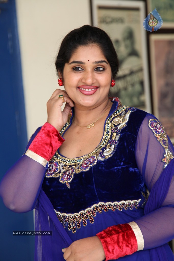 Priya Stills - 45 / 62 photos