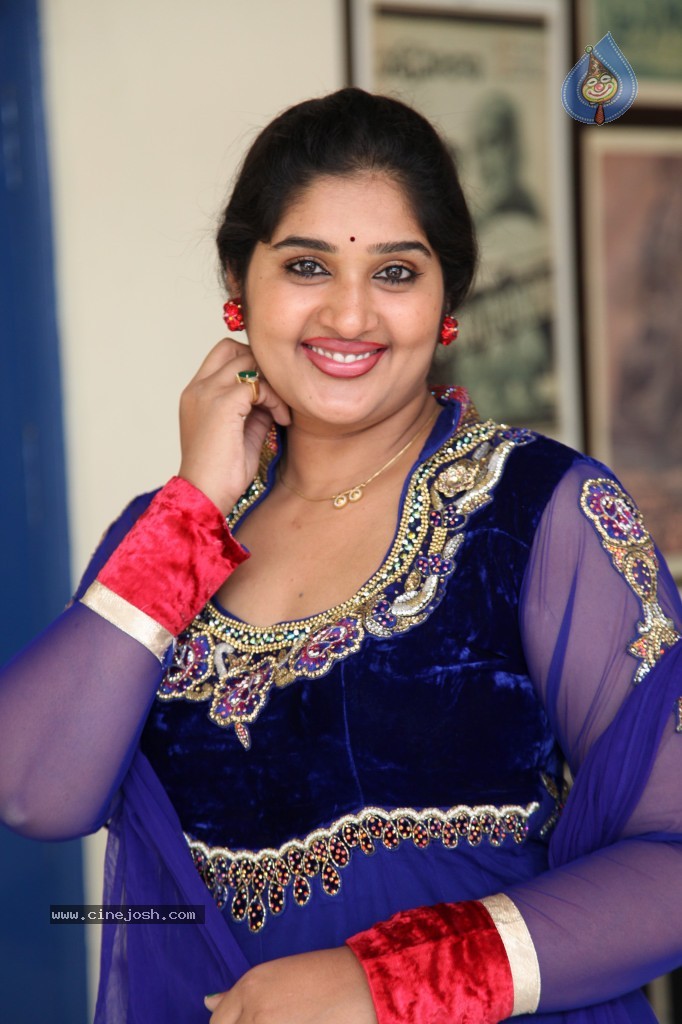 Priya Stills - 47 / 62 photos