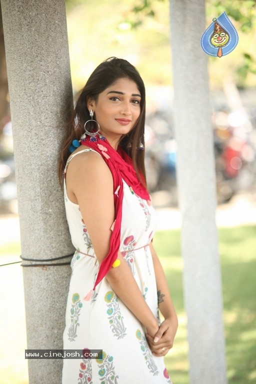 Priya Vadlamani Gallery - 6 / 21 photos