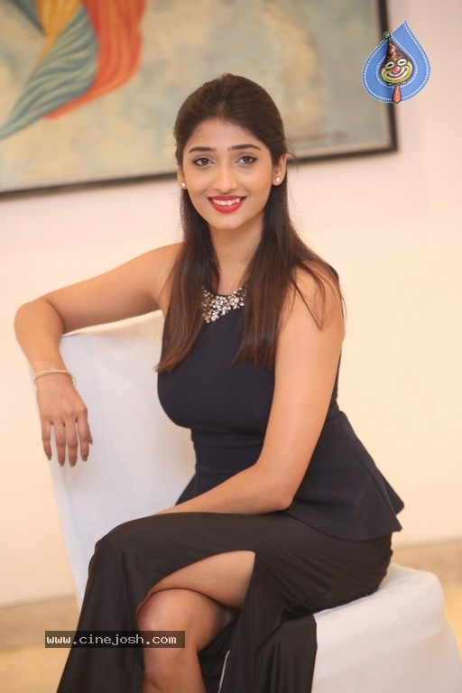 Priya Vadlamani Stills - 17 / 18 photos