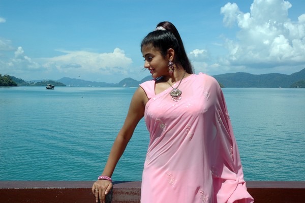 Priyamani - 134 / 154 photos