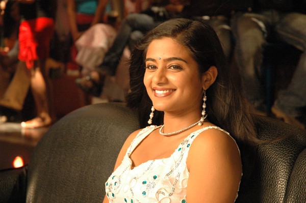 Priyamani - 142 / 154 photos