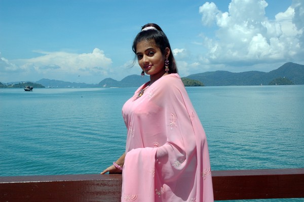 Priyamani - 150 / 154 photos