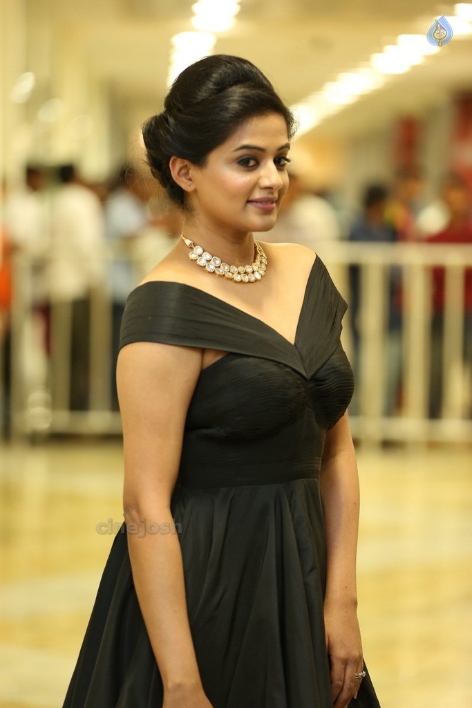 Priyamani Latest Pics - 15 / 40 photos