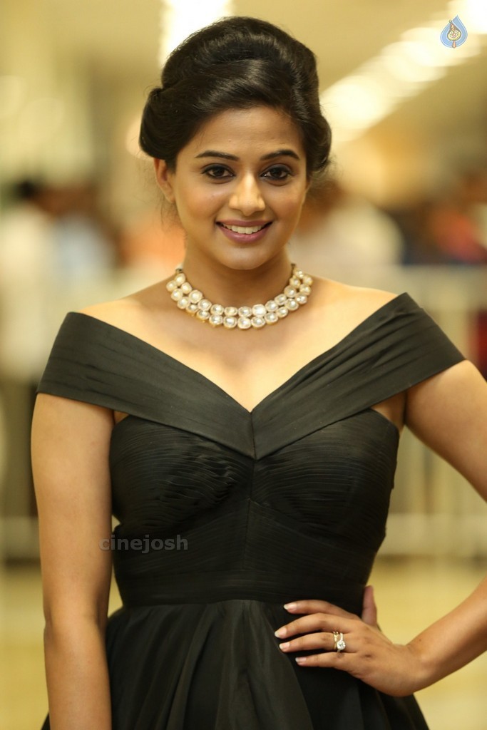 Priyamani Latest Pics - 24 / 40 photos