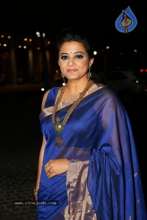 Priyamani New Images - 5 / 13 photos