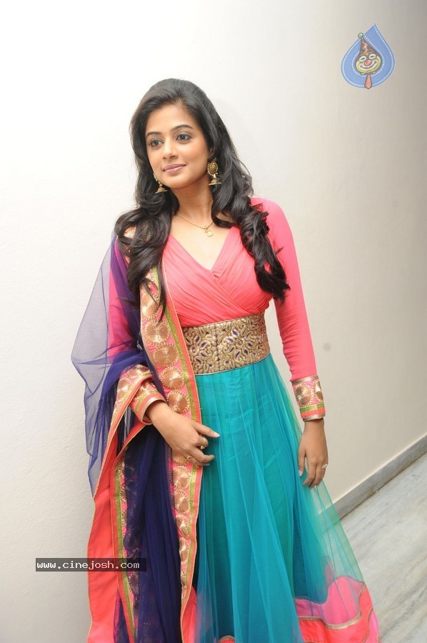 Priyamani New Photos - 23 / 81 photos