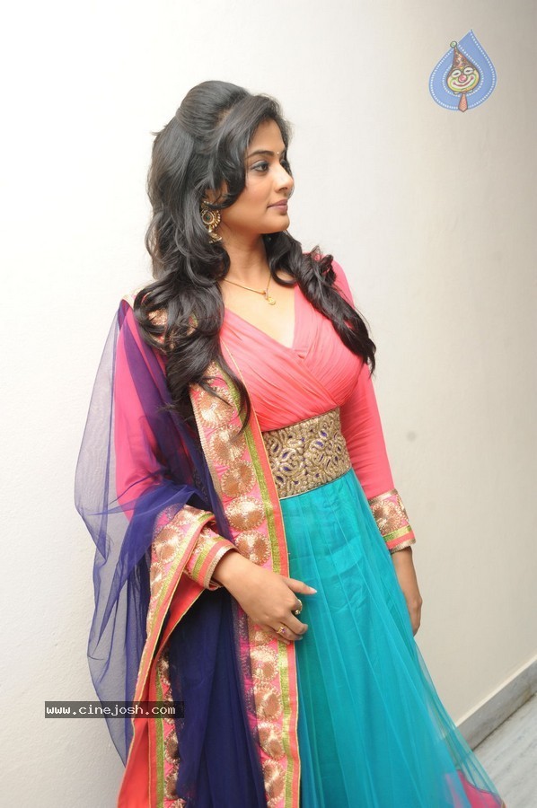 Priyamani New Photos - 56 / 81 photos