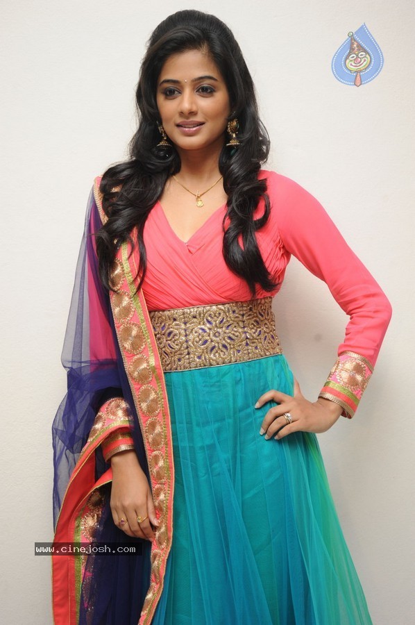 Priyamani New Photos - 67 / 81 photos