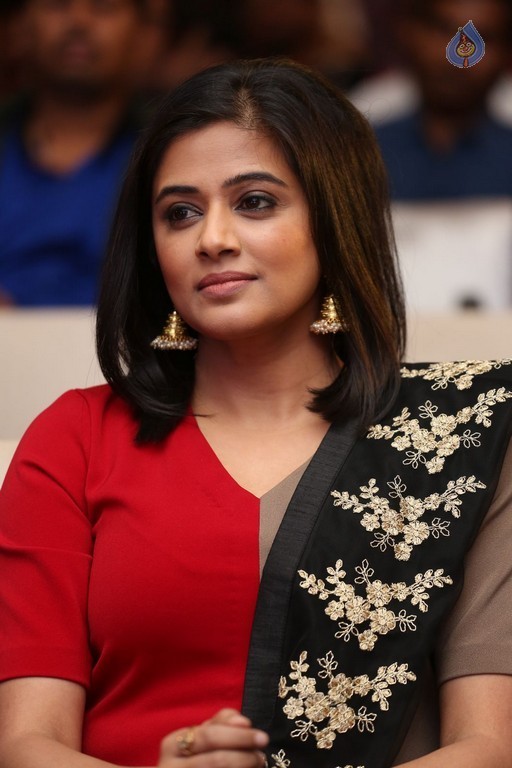 Priyamani New Photos - 11 / 24 photos