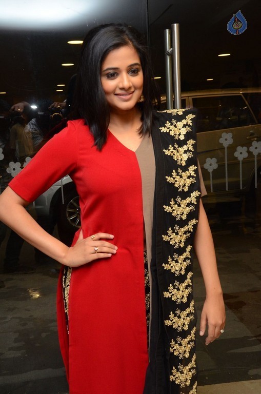 Priyamani New Photos - 18 / 24 photos