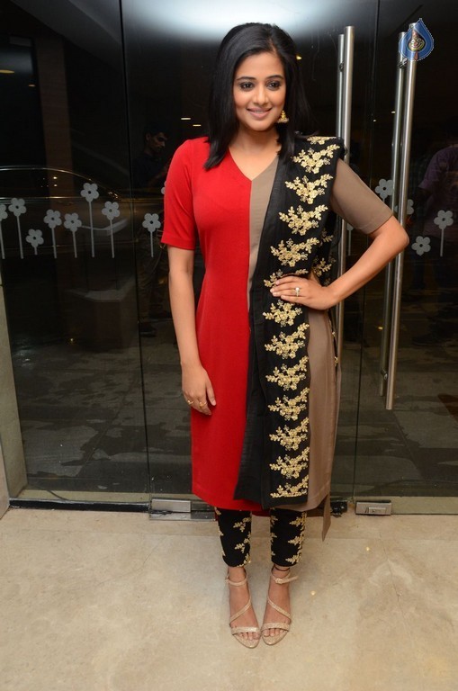 Priyamani New Photos - 20 / 24 photos