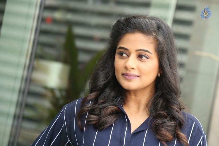 Priyamani New Photos - 18 / 58 photos