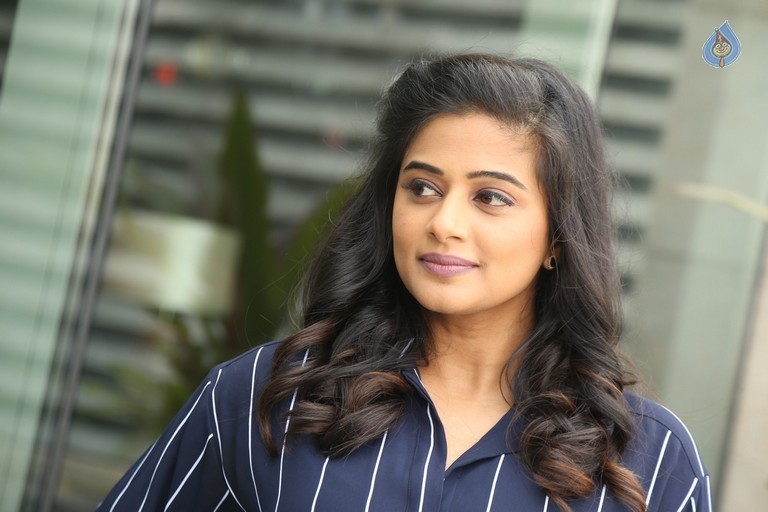 Priyamani New Photos - 30 / 58 photos