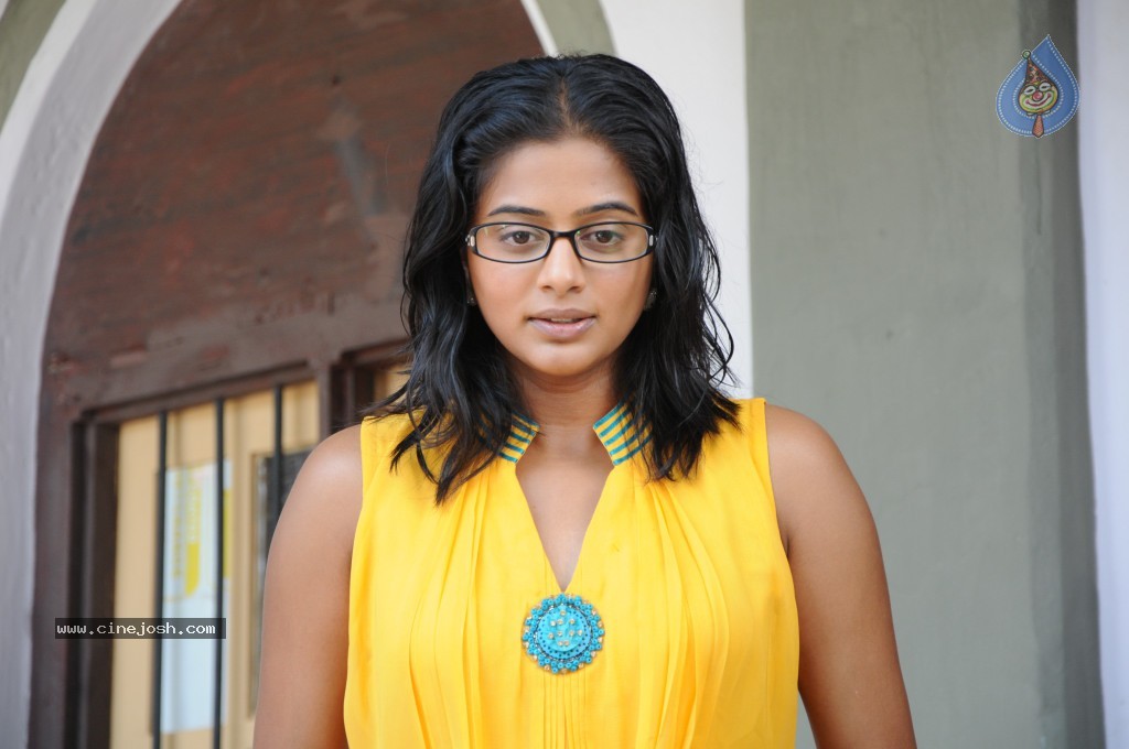 Priyamani New Stills - 7 / 44 photos