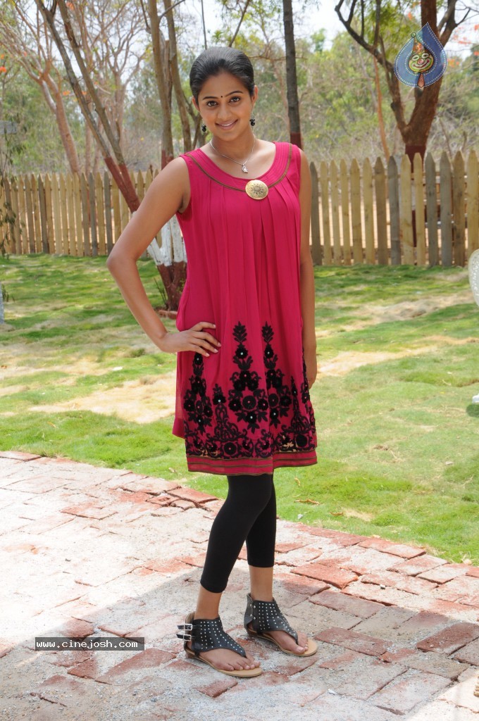 Priyamani New Stills - 22 / 44 photos