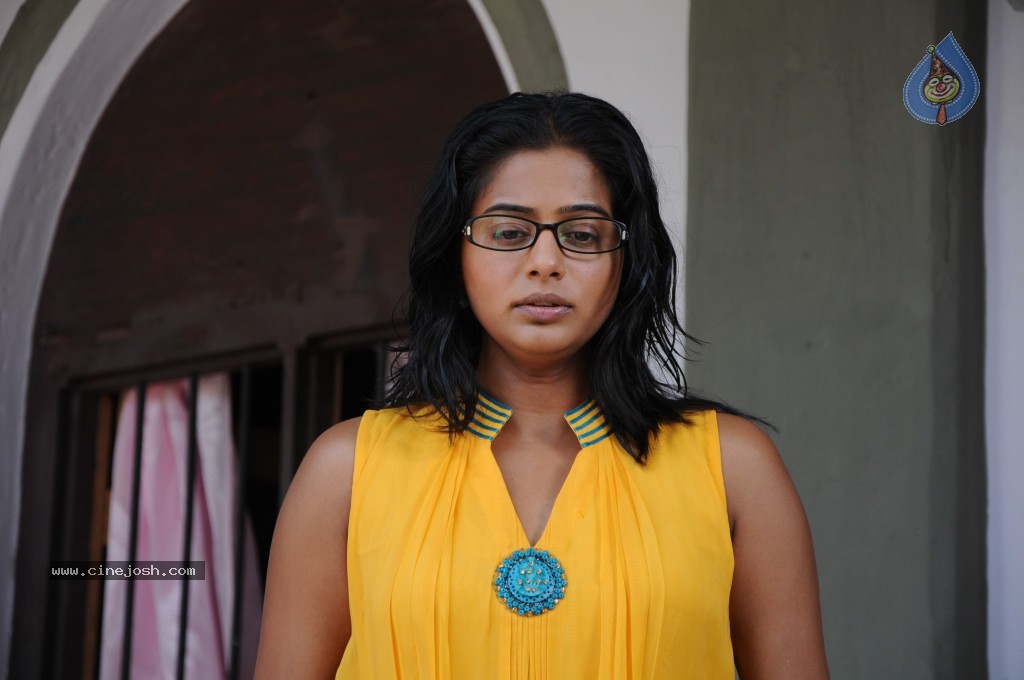 Priyamani New Stills - 40 / 44 photos