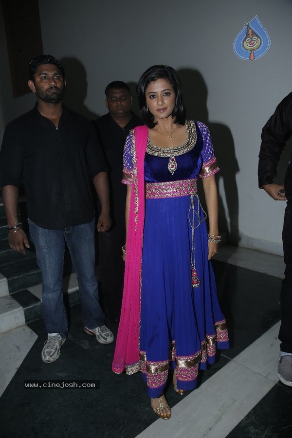 Priyamani New Stills - 33 / 62 photos