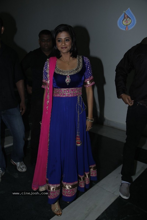 Priyamani New Stills - 37 / 62 photos