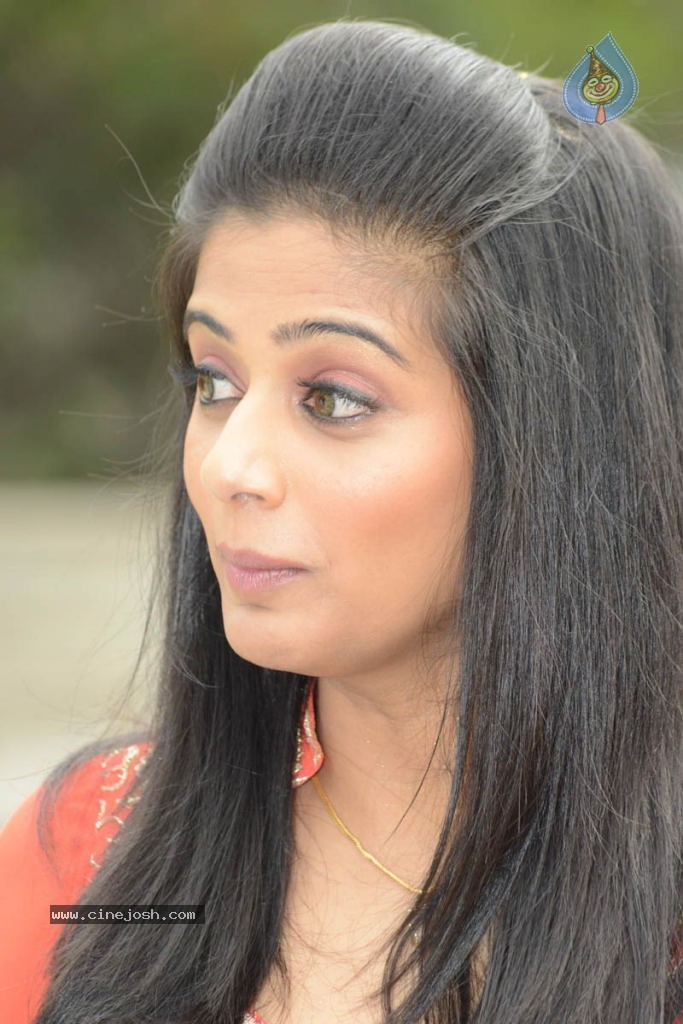 Priyamani New Stills - 29 / 29 photos