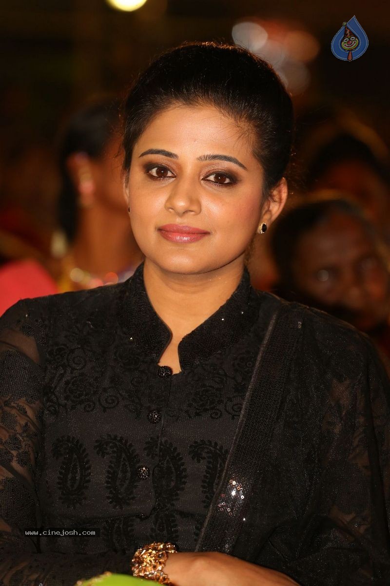 Priyamani Photos - 22 / 74 photos