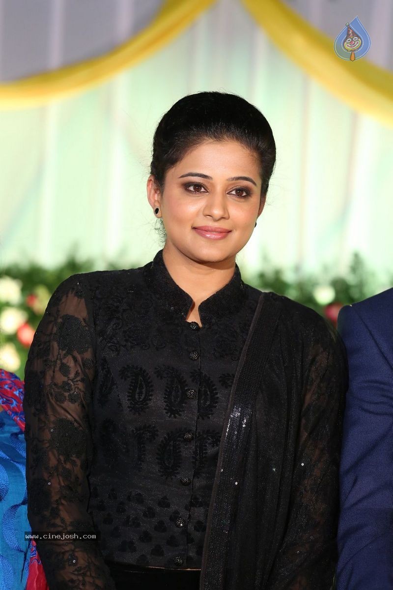 Priyamani Photos - 24 / 74 photos