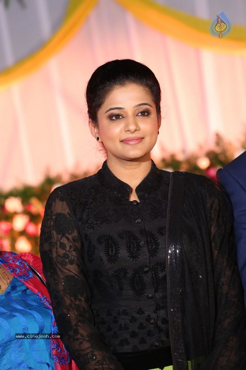 Priyamani Photos - 32 / 74 photos