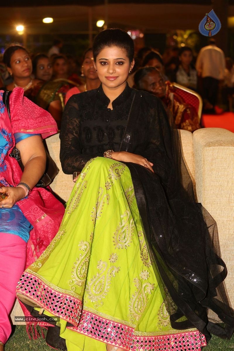 Priyamani Photos - 55 / 74 photos