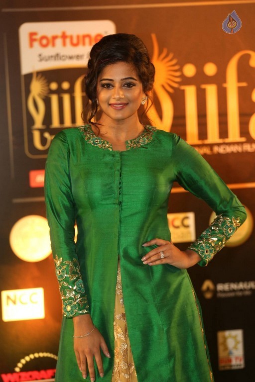 Priyamani Pics - 25 / 31 photos