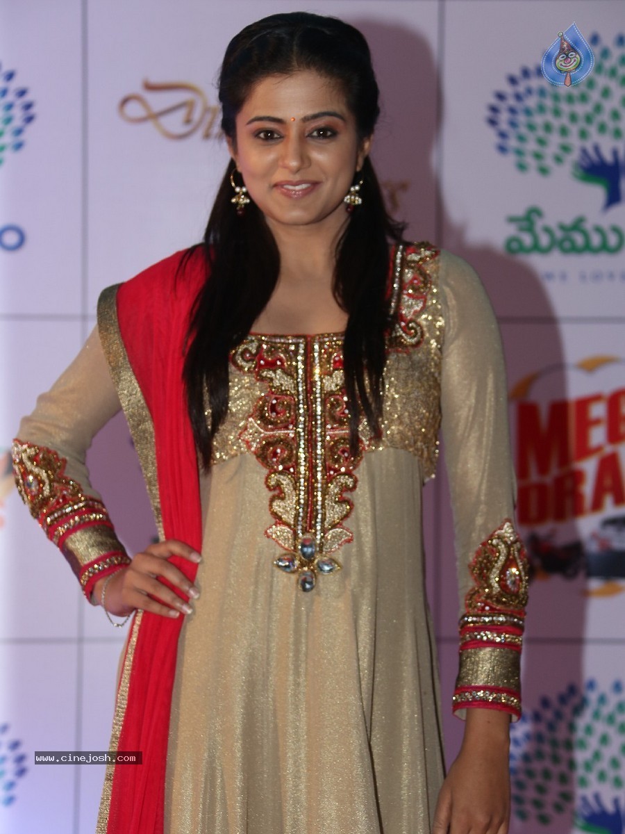 Priyamani Pics - 7 / 61 photos