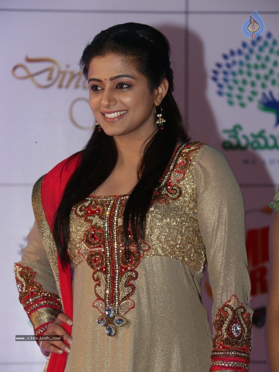 Priyamani Pics - 52 / 61 photos