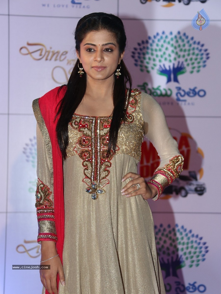 Priyamani Pics - 61 / 61 photos