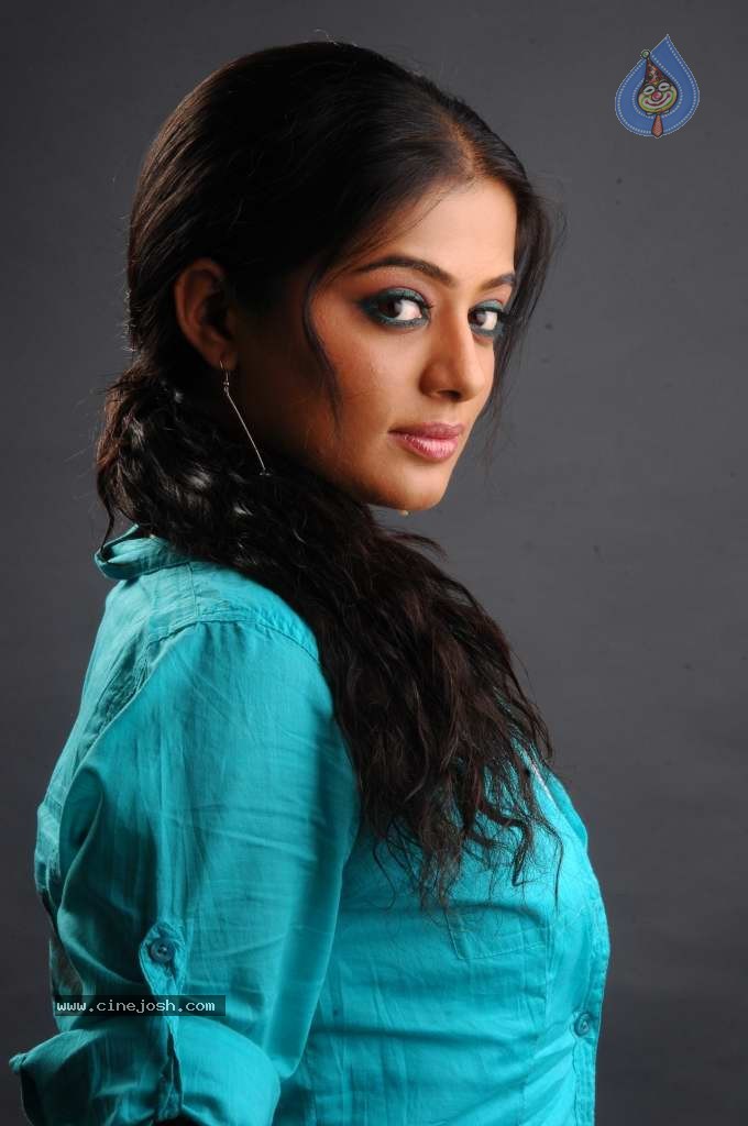 Priyamani Stills - 6 / 54 photos