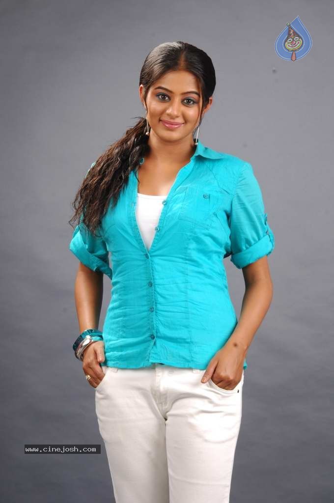 Priyamani Stills - 49 / 54 photos