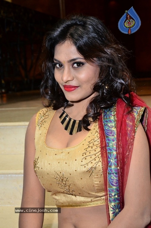 Priyanka Augustin Gallery - 9 / 37 photos