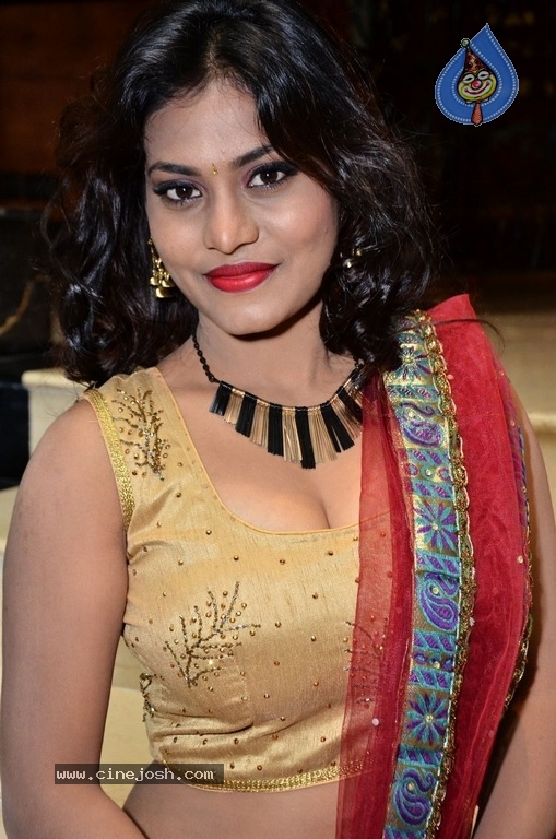 Priyanka Augustin Gallery - 24 / 37 photos